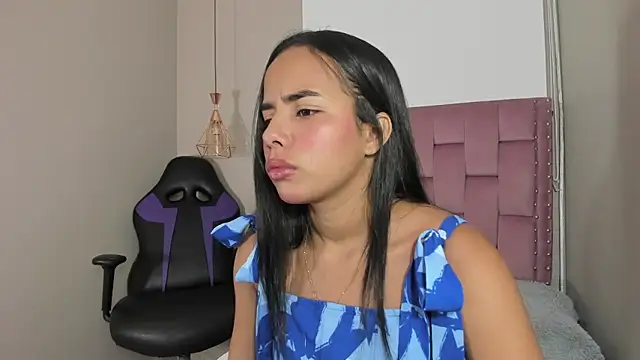 Snapshot of Roxy_Stonee chatting on 02-24-26, 03:21 Roxy Stonee online show from 02-24-26, 03:21