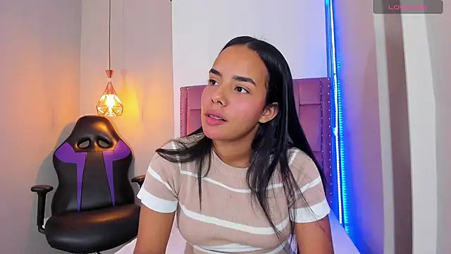 Snapshot of Roxy_Stonee chatting on 02-26-26, 07:35 Roxy Stonee online show from 02-26-26, 07:35