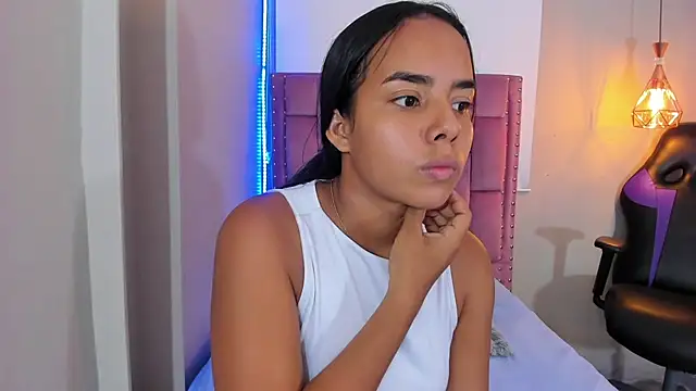 Snapshot of Roxy_Stonee chatting on 02-27-26, 07:25 Roxy Stonee online show from 02-27-26, 07:25