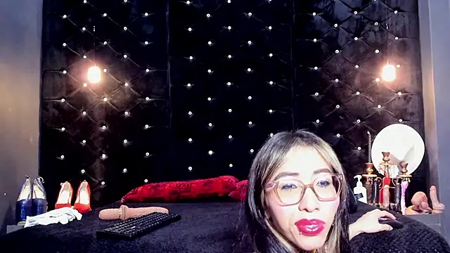 Snapshot of Mara_Gonzalez chatting on 07-28-26, 12:48 Mara Gonzalez online show from 07-28-26, 12:48