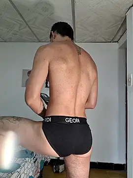 Niick01  online show from 10-16-25, 03:46