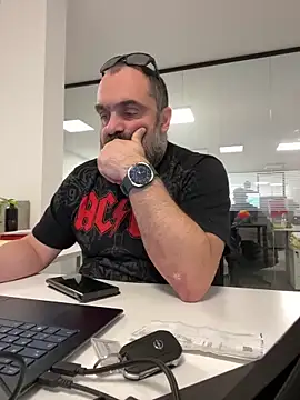 fuocovivo4 online show from 03-05-25, 01:17