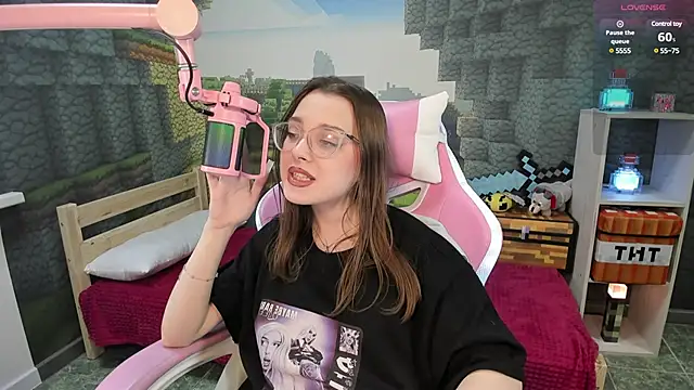 Snapshot of kaisajenner chatting on 02-06-25, 01:49 kaisajenner online show from 02-06-25, 01:49