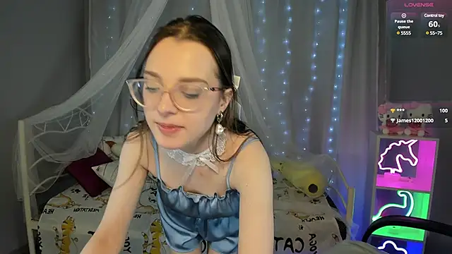 Snapshot of kaisajenner chatting on 02-07-25, 03:41 kaisajenner online show from 02-07-25, 03:41