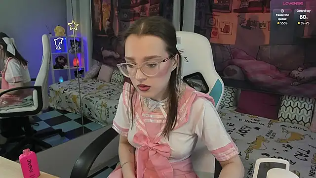 Snapshot of kaisajenner chatting on 02-09-25, 04:29 kaisajenner online show from 02-09-25, 04:29