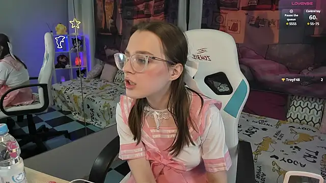 Snapshot of kaisajenner chatting on 02-09-25, 08:56 kaisajenner online show from 02-09-25, 08:56
