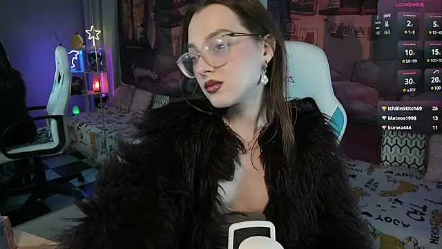 Snapshot of kaisajenner chatting on 02-19-25, 10:53 kaisajenner online show from 02-19-25, 10:53