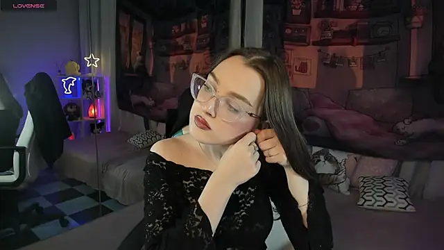 Snapshot of kaisajenner chatting on 03-04-25, 03:48 kaisajenner online show from 03-04-25, 03:48