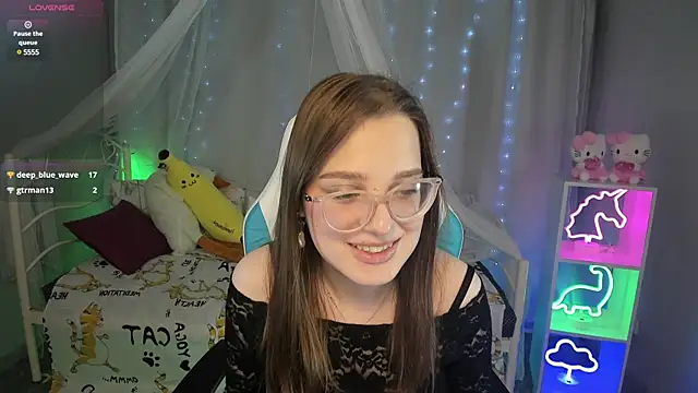 Snapshot of kaisajenner chatting on 03-06-25, 03:57 kaisajenner online show from 03-06-25, 03:57