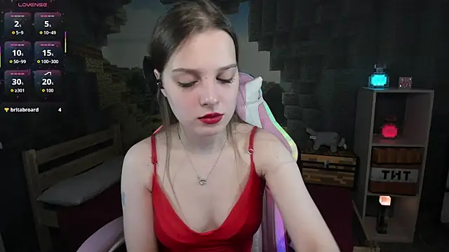 Snapshot of kaisajenner chatting on 10-18-25, 12:13 kaisajenner online show from 10-18-25, 12:13