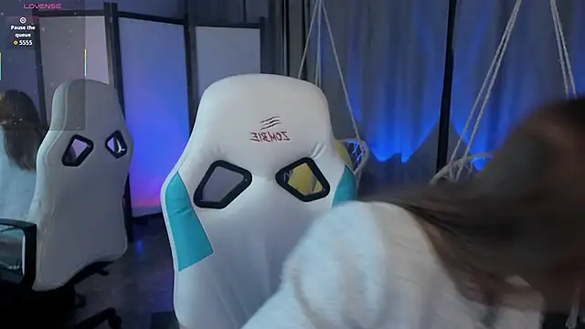 kaisajenner online show from 11-28-25, 09:17