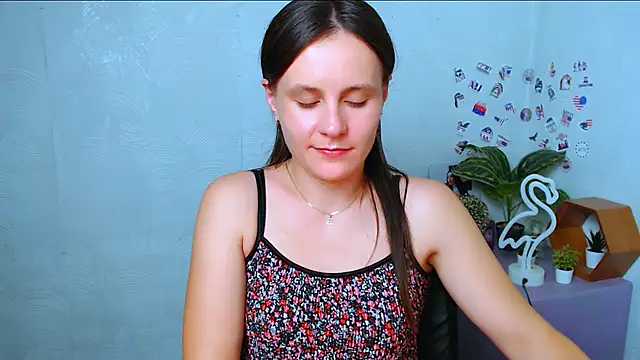 Snapshot of ValeriaHeart_ chatting on 11-18-25, 04:00 ValeriaHeart online show from 11-18-25, 04:00