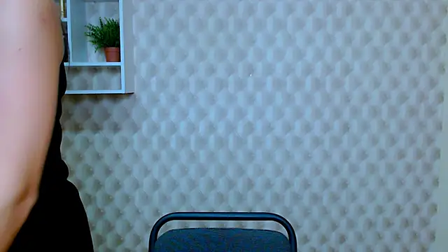 Snapshot of ValeriaHeart_ chatting on 12-01-25, 11:48 ValeriaHeart online show from 12-01-25, 11:48