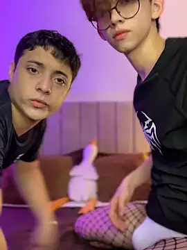 Snapshot of jacob_and_sam chatting on 11-19-25, 03:17 jacob and sam online show from 11-19-25, 03:17