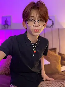 Snapshot of jacob_and_sam chatting on 11-22-25, 12:31 jacob and sam online show from 11-22-25, 12:31