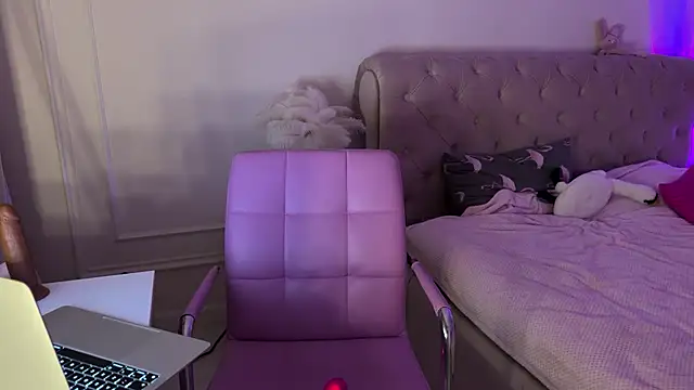 Kisskeyy online show from 02-20-25, 01:14