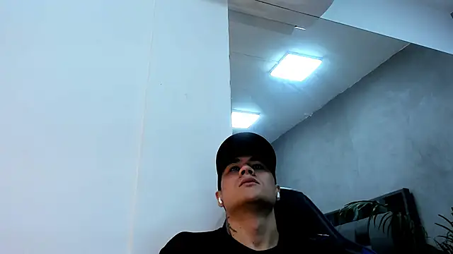 Snapshot of roan_birkin chatting on 01-05-26, 07:39 roan birkin online show from 01-05-26, 07:39