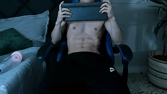 Snapshot of roan_birkin chatting on 03-06-26, 07:32 roan birkin online show from 03-06-26, 07:32