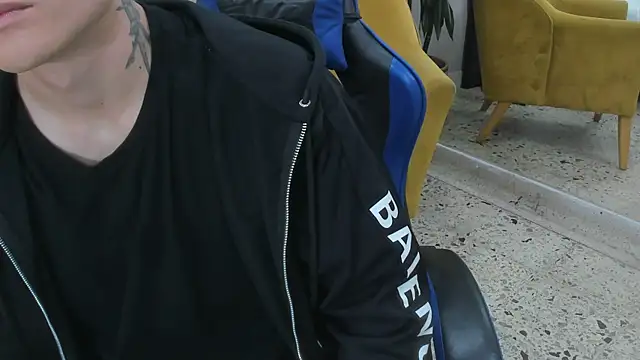 Snapshot of roan_birkin chatting on 03-12-26, 07:20 roan birkin online show from 03-12-26, 07:20