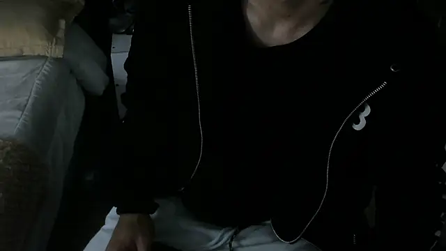 Snapshot of roan_birkin chatting on 03-15-26, 07:31 roan birkin online show from 03-15-26, 07:31