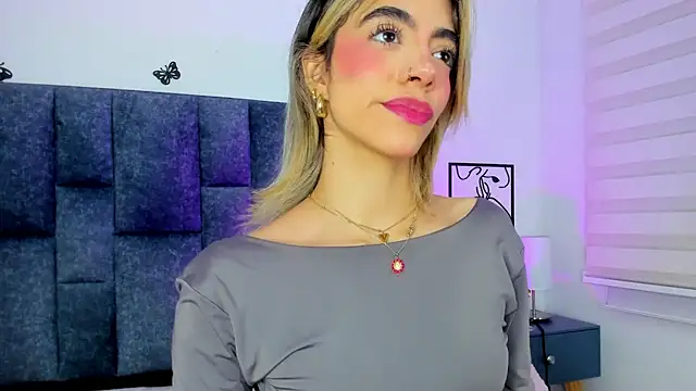 Snapshot of Violetta_Ficher chatting on 02-02-26, 02:32 Violetta Ficher online show from 02-02-26, 02:32