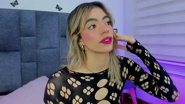 Snapshot of Violetta_Ficher chatting on 03-09-26, 02:04 Violetta Ficher online show from 03-09-26, 02:04