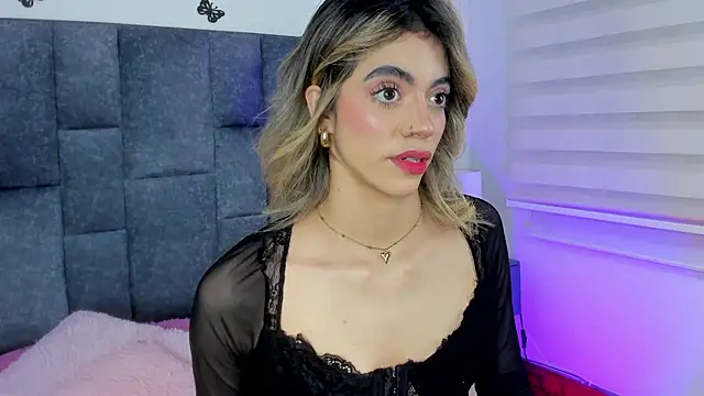 Snapshot of Violetta_Ficher chatting on 03-13-26, 02:18 Violetta Ficher online show from 03-13-26, 02:18