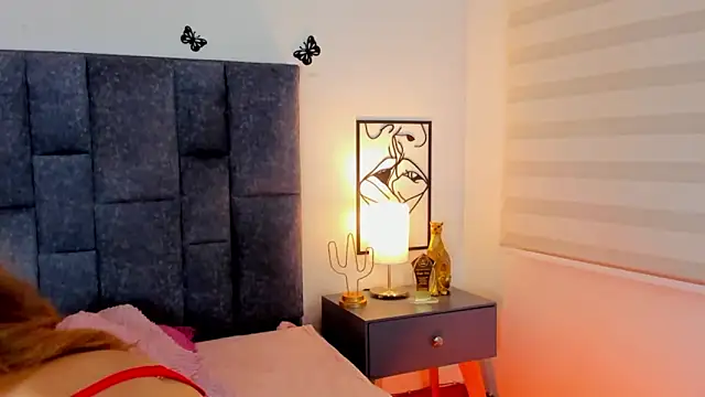 Snapshot of Violetta_Ficher chatting on 05-26-26, 02:18 Violetta Ficher online show from 05-26-26, 02:18
