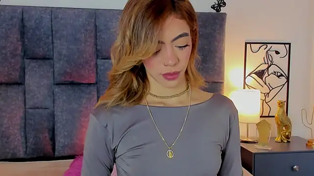 Snapshot of Violetta_Ficher chatting on 06-12-26, 02:10 Violetta Ficher online show from 06-12-26, 02:10