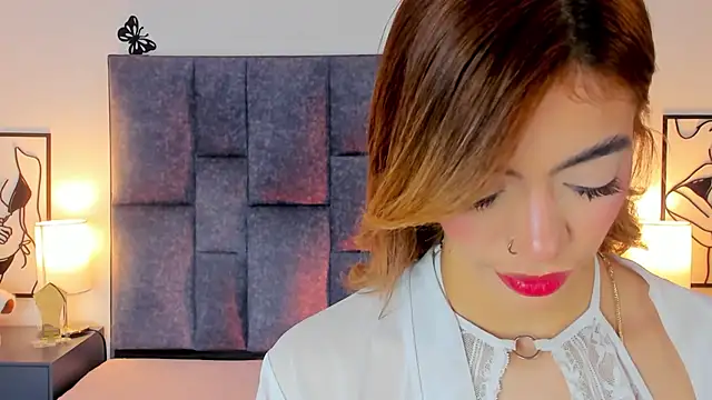 Snapshot of Violetta_Ficher chatting on 06-16-26, 02:14 Violetta Ficher online show from 06-16-26, 02:14