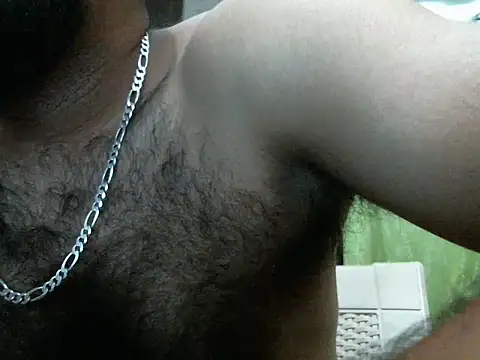 Snapshot of indianhairybull chatting on 11-06-25, 04:35 indianhairybull online show from 11-06-25, 04:35