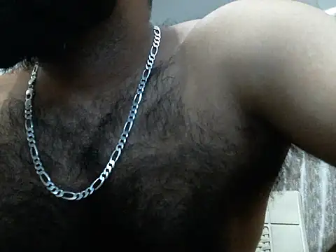 Snapshot of indianhairybull chatting on 01-16-26, 04:38 indianhairybull online show from 01-16-26, 04:38