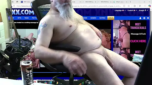 Snapshot of BigManCandy chatting on 02-10-25, 08:53 BigManCandy online show from 02-10-25, 08:53