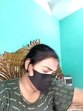 Snapshot of monekhan123 chatting on 10-26-25, 04:13 monekhan123 online show from 10-26-25, 04:13