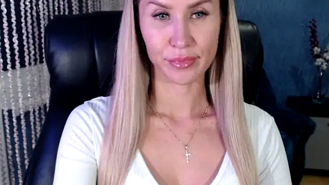 Snapshot of SexyXXXBlonde chatting on 02-10-25, 03:53 SexyXXXBlonde online show from 02-10-25, 03:53