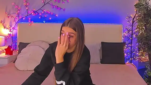 Snapshot of melissacrayzy chatting on 03-12-26, 06:08 melissacrayzy online show from 03-12-26, 06:08