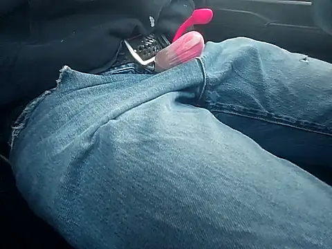 Snapshot of Boss5989 chatting on 09-11-25, 11:21 Boss5989 online show from 09-11-25, 11:21