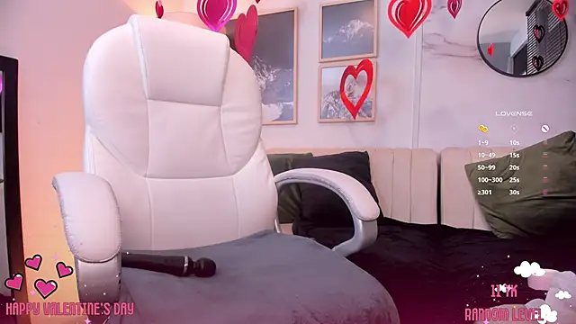 Snapshot of Dafne_00 chatting on 02-15-25, 06:33 Dafne 00 online show from 02-15-25, 06:33