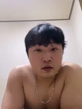 Snapshot of offwhite777 chatting on 02-17-25, 04:04 offwhite777 online show from 02-17-25, 04:04