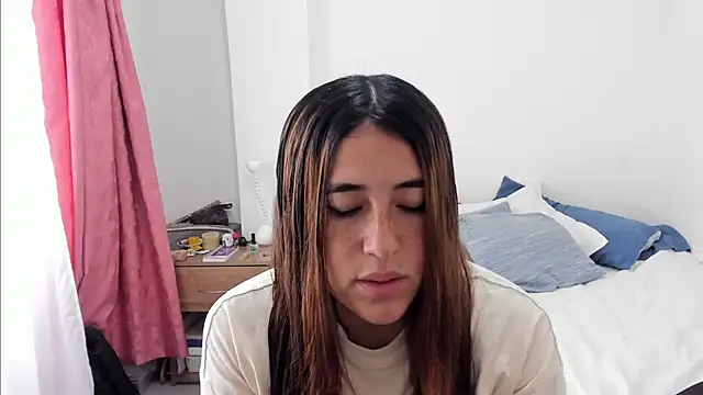 Snapshot of __leaa chatting on 03-22-25, 07:53 leaa online show from 03-22-25, 07:53