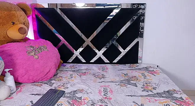 CatalinaSmith1 online show from 04-28-26, 11:21