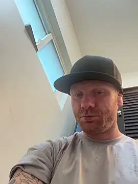 ohyeaitsme444 online show from 02-01-25, 03:50