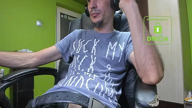 Snapshot of BigCumShoot chatting on 12-05-25, 06:33 BigCumShoot online show from 12-05-25, 06:33