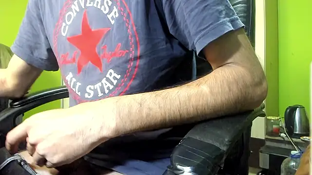 Snapshot of BigCumShoot chatting on 02-23-26, 07:06 BigCumShoot online show from 02-23-26, 07:06