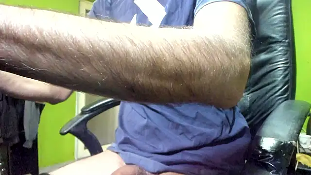 Snapshot of BigCumShoot chatting on 03-02-26, 06:14 BigCumShoot online show from 03-02-26, 06:14