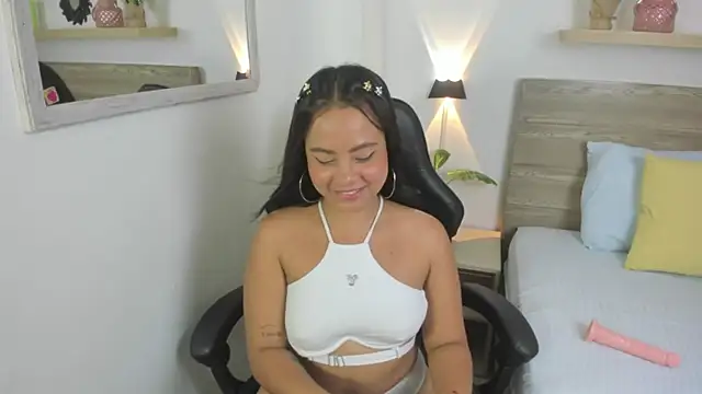 Snapshot of dalila_harris chatting on 03-03-25, 10:20 dalila harris online show from 03-03-25, 10:20