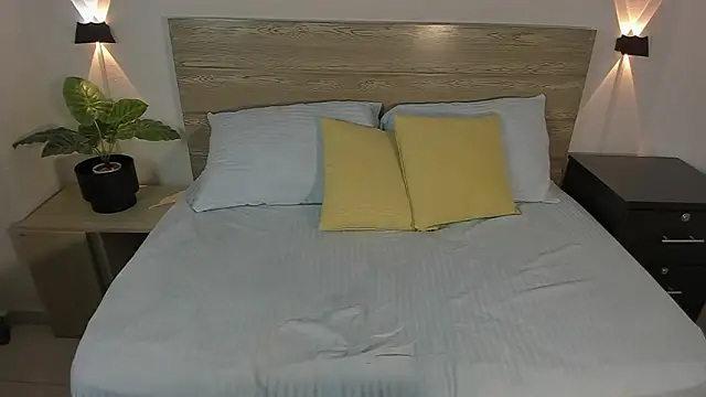 Snapshot of dalila_harris chatting on 03-07-25, 10:21 dalila harris online show from 03-07-25, 10:21