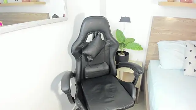 Snapshot of dalila_harris chatting on 03-21-25, 07:13 dalila harris online show from 03-21-25, 07:13