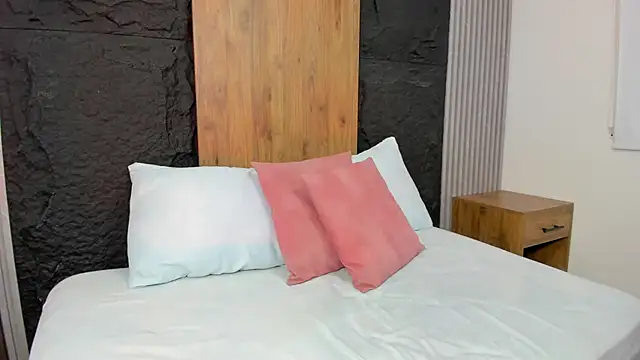 Snapshot of dalila_harris chatting on 09-20-25, 12:17 dalila harris online show from 09-20-25, 12:17