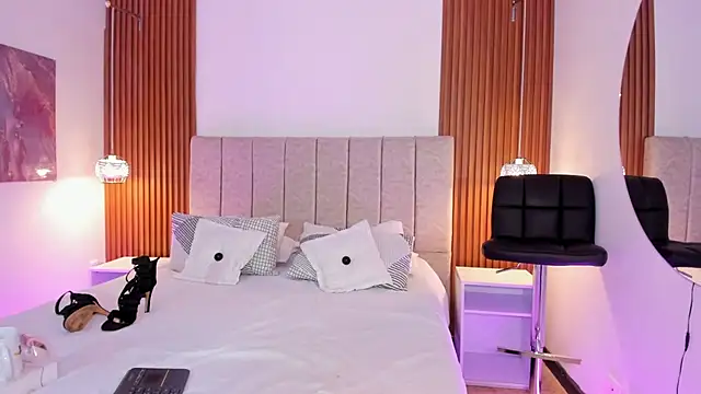 khloe-sweet online show from 04-22-26, 01:01